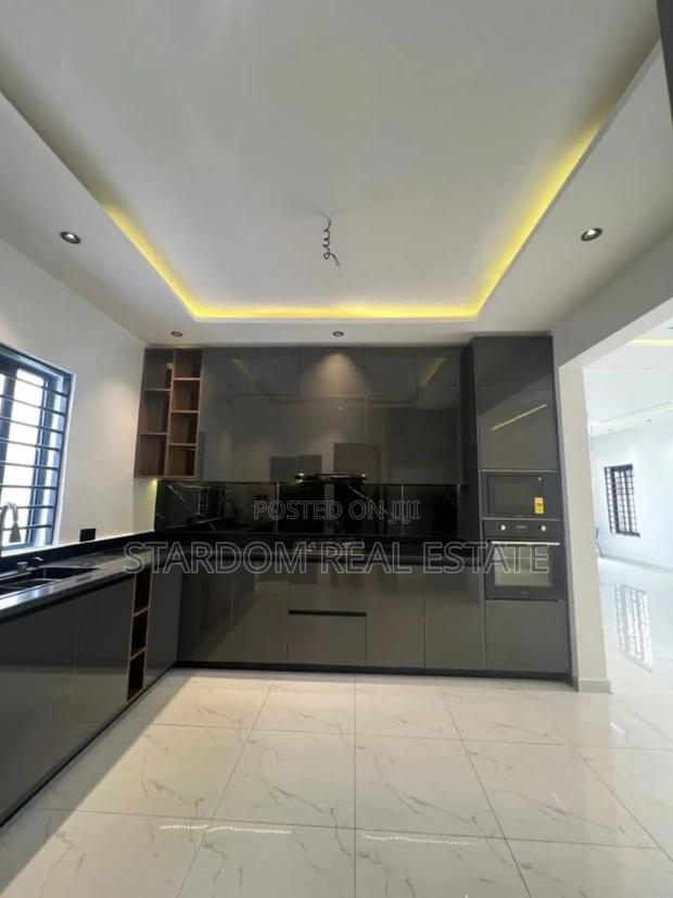 3bdrm Duplex in Lakeside Estate for sale · Photo 2