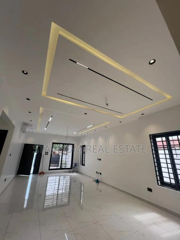 3bdrm Duplex in Lakeside Estate for sale · Photo 4