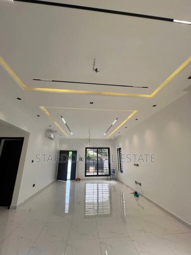 3bdrm Duplex in Lakeside Estate for sale · Photo 5