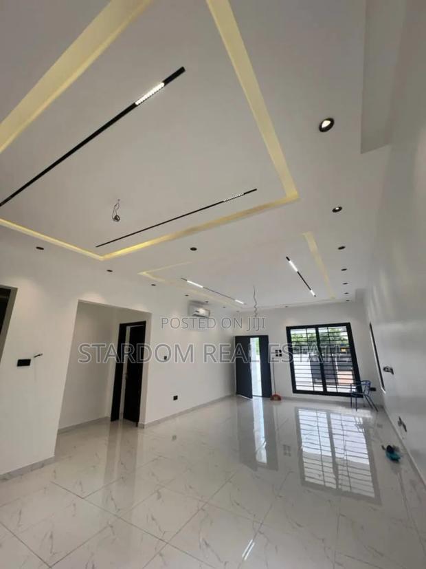 3bdrm Duplex in Lakeside Estate for sale · Photo 7