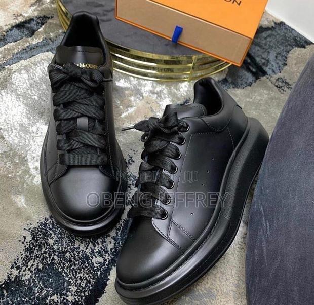 Original Alexander McQueen All Black · Photo 2