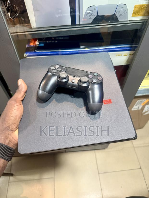 Ps4 Slim 1tb · Photo 2