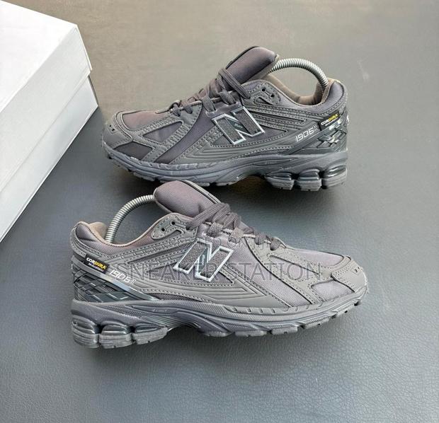 New Balance 1906r Cordura Magnet · Photo 1