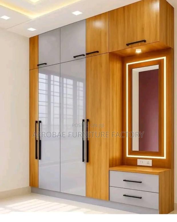 Elegant Foreign Wardrobe Design - Perfect for Luxury Home · Photo 1
