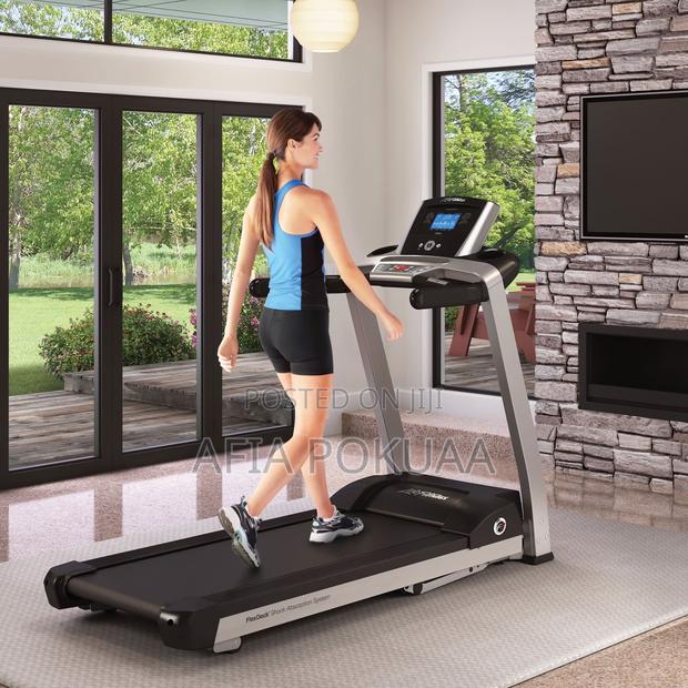 Life Fitness Treadmill 150kg · Photo 1