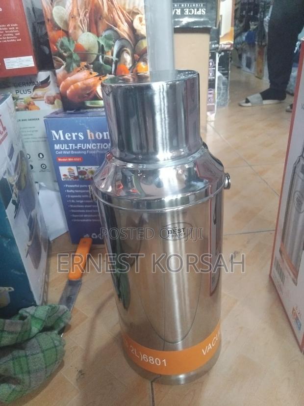 3.2 L Vaccuum Flask · Photo 1