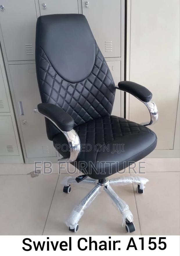 Senior Executive Swivel Office Chair · Photo 1