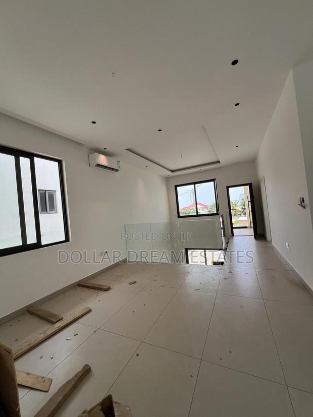 5bdrm House in Adjiriganor for sale · Photo 3