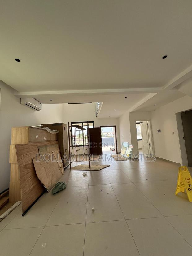 5bdrm House in Adjiriganor for sale · Photo 6