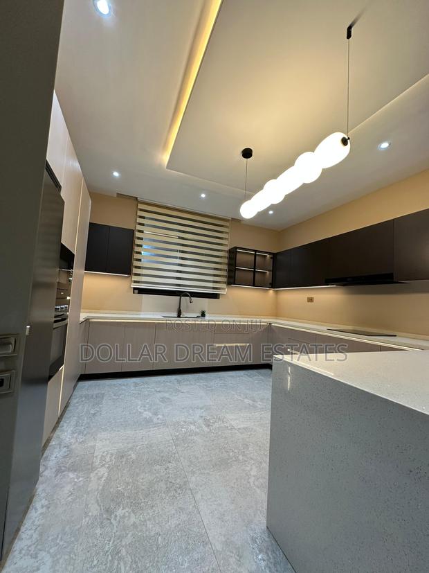 Furnished 5bdrm House in East Legon for sale · Photo 8
