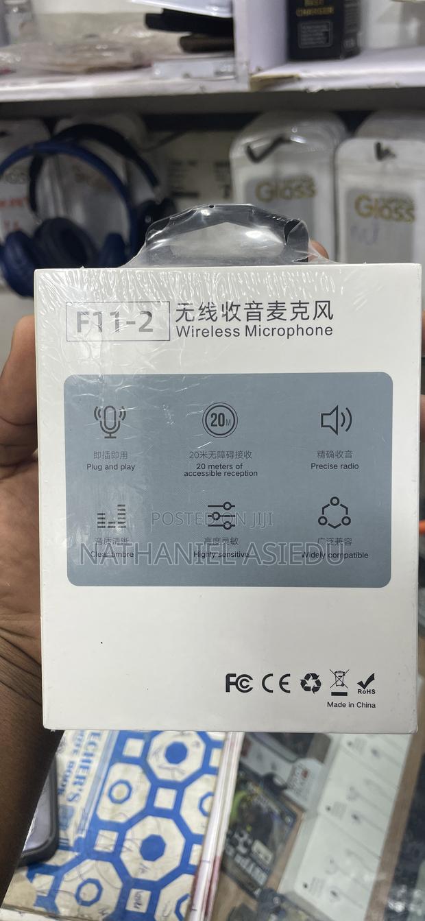 F11-2 Wireless Microphone · Photo 2