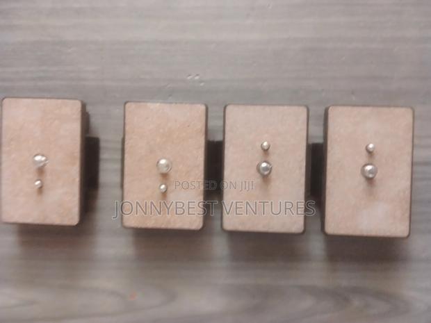 VCT 880 Tripod Base · Photo 2