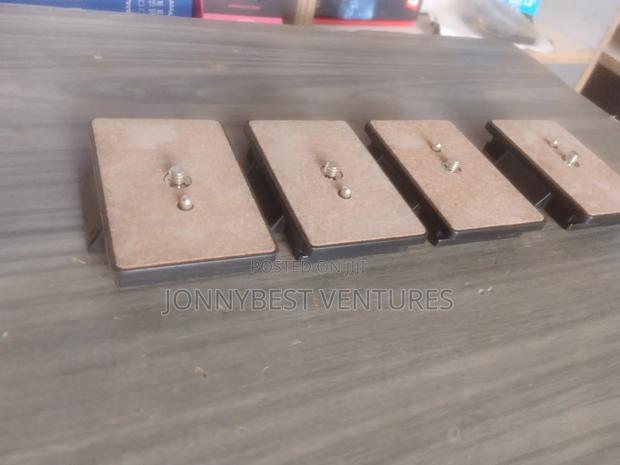 VCT 880 Tripod Base · Photo 3