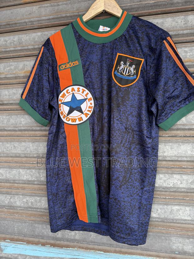 Newcastle 1997 Retro Jersey _ Newcastle United Vintage Jersey · Photo 1
