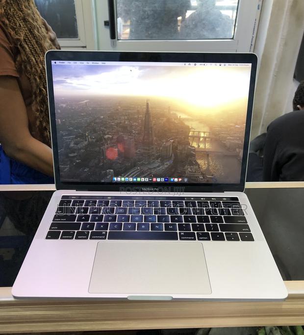 Laptop Apple MacBook Pro 2019 8GB Intel Core I5 SSD 128GB · Photo 1