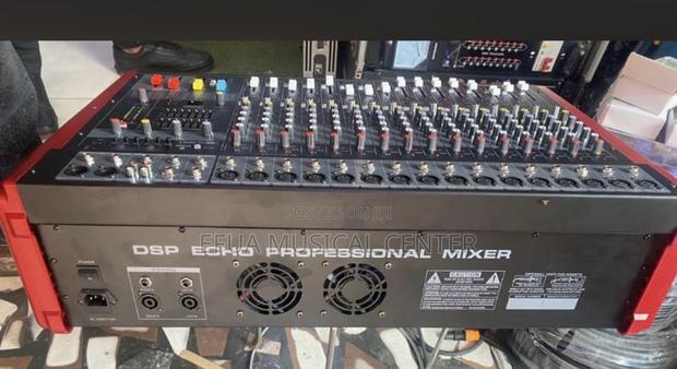 Yamaha 12 Channels Powered Mixer · Photo 1