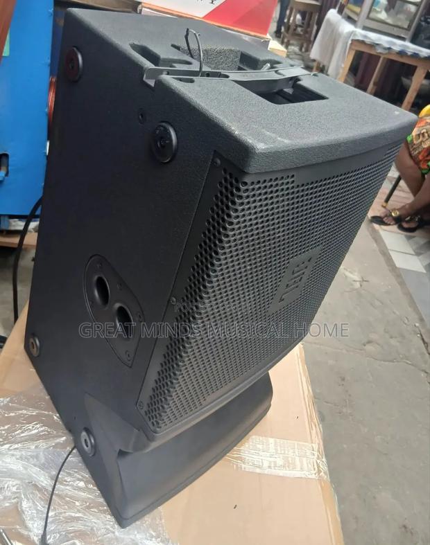 JBL 8 Inches Line Arrays · Photo 5