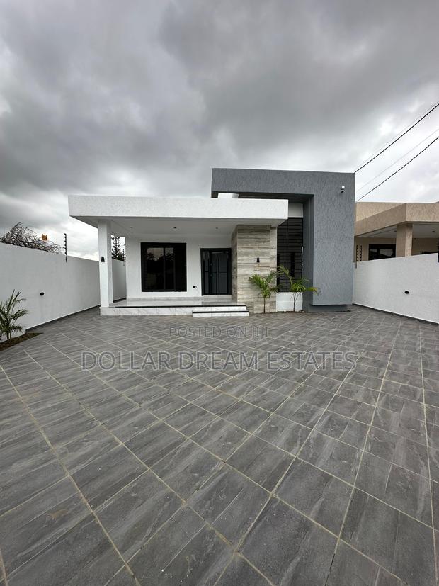 3bdrm House in Adenta for sale · Photo 1
