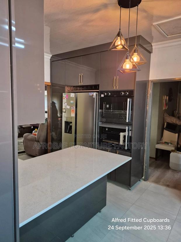 Kitchen Cabinet for Luxury Home · Photo 7