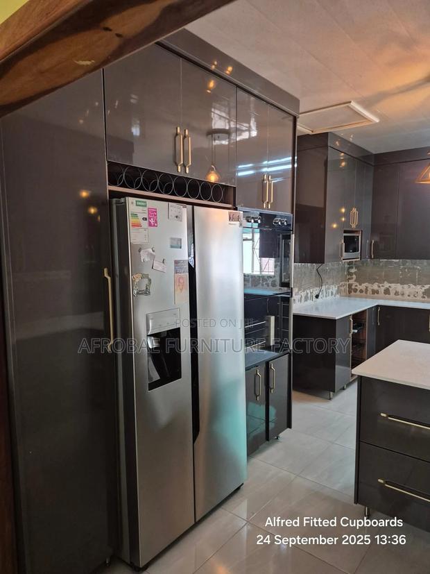 Kitchen Cabinet for Luxury Home · Photo 5