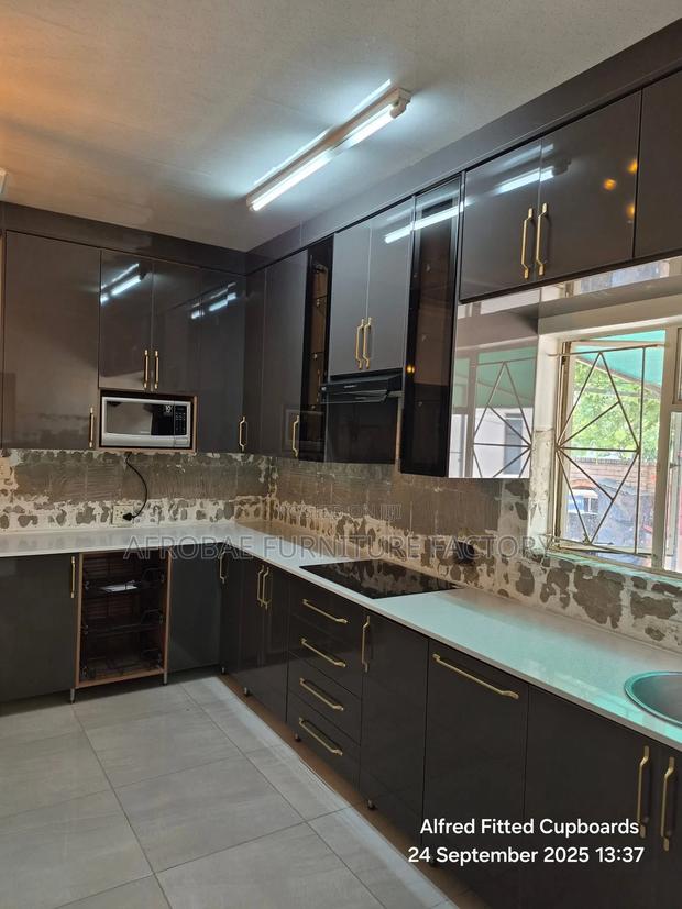 Kitchen Cabinet for Luxury Home · Photo 1