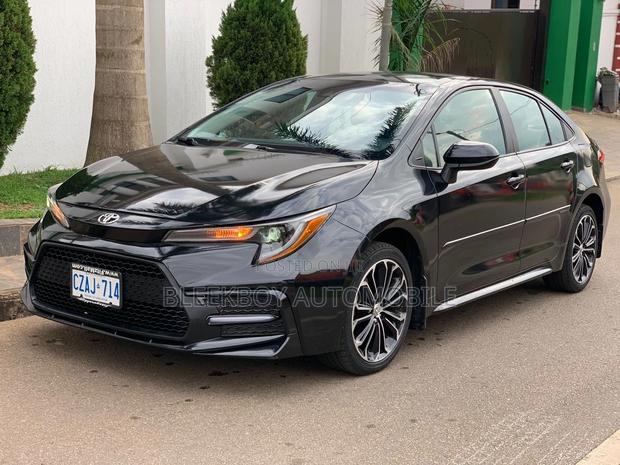 Toyota Corolla SE 2020 Black · Photo 3