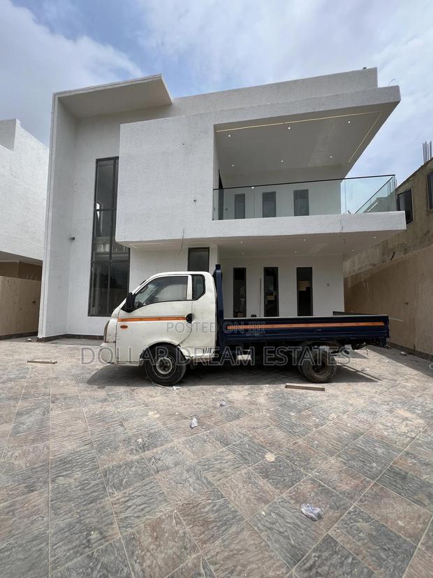 5bdrm House in Adjiriganor for sale · Photo 1