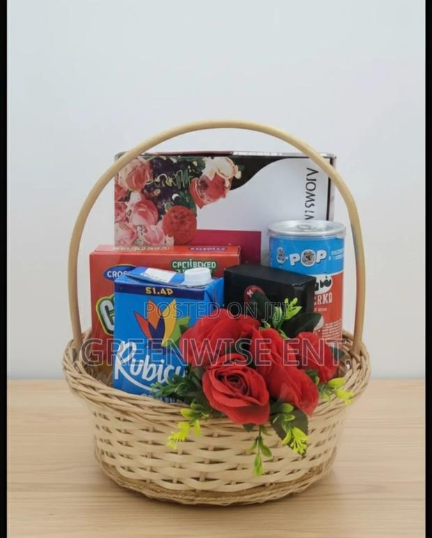 Delightful Everyday Essentials Gift Hamper - Perfect For Any Occasion · Photo 2