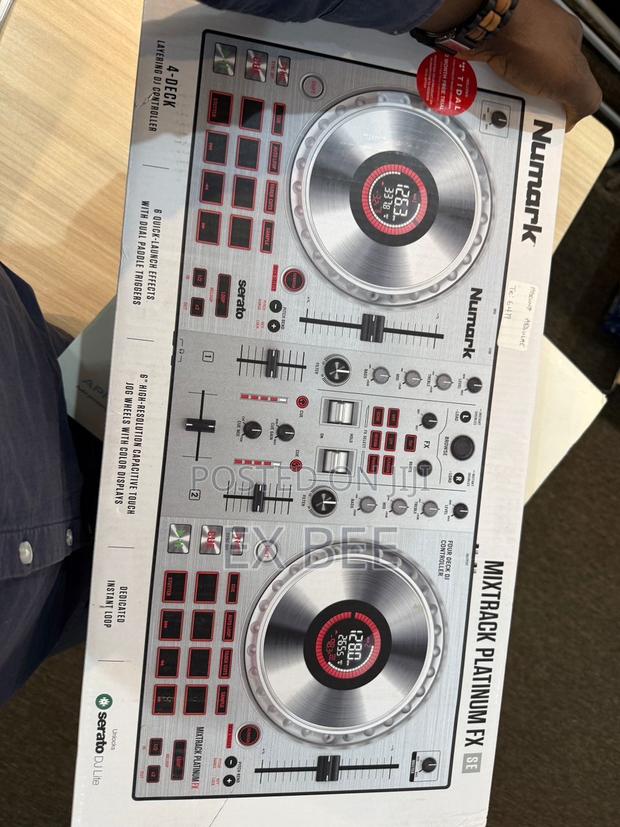 Numark Mixtrack Platinum Fx 4-Deck Serato Dj Controller* Silver* · Photo 1