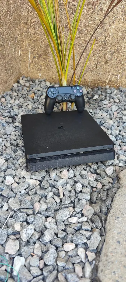 Ps4 Slim 500gb Jailbroken With 13 Games Fc27 Included · Photo 1
