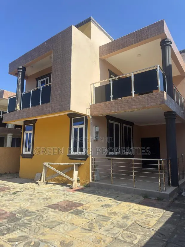 4bdrm House in Green, Sakumono for sale · Photo 1