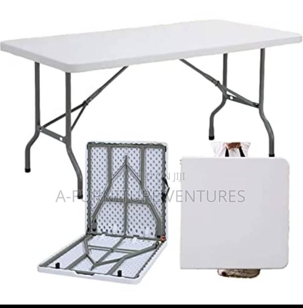 8 Seater Folding Table · Photo 1
