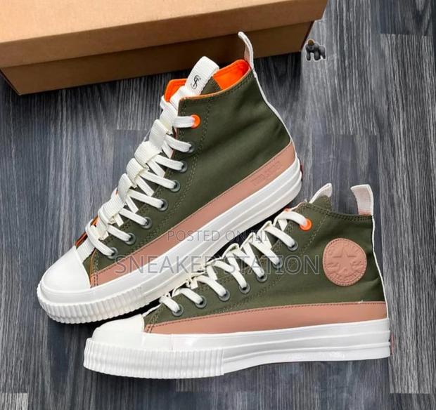Original Converse High Tops Sneaker · Photo 2