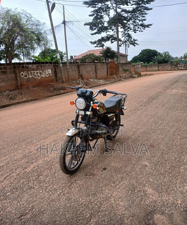 Royal Motorcycle 2025 Black · Photo 2