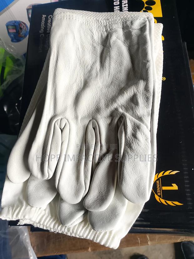 Complete Bee Keeping Gears - Full Suit With Gloves. · Photo 4