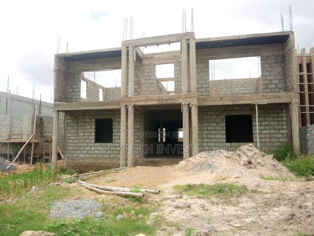 6bdrm Mansion In Adenta For Sale · Photo 2