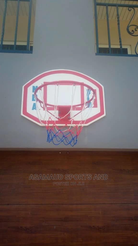 Original Set of Basketball Hoop and Back Board at Cool Price · Photo 3