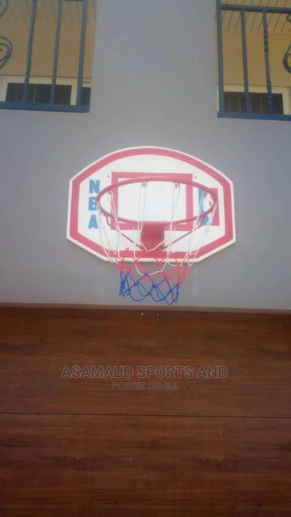 Original Set of Basketball Hoop and Back Board at Cool Price · Photo 2