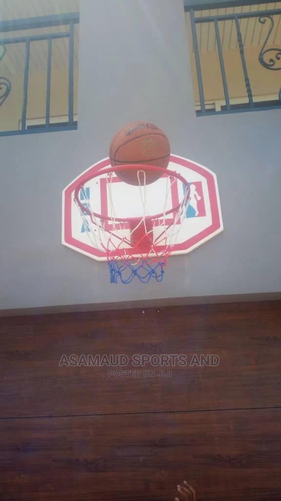 Original Set of Basketball Hoop and Back Board at Cool Price · Photo 6