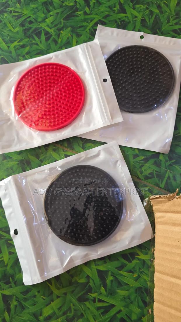 Non Slip Spill Mat/Bar Mat (Round 10cm ) · Photo 2