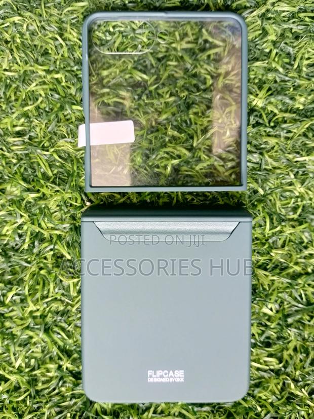 Z Flip 7 Case With A Hinge Cover · Photo 6