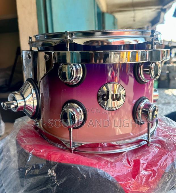 Dw 5pcs Drums and Hardware Set · Photo 3
