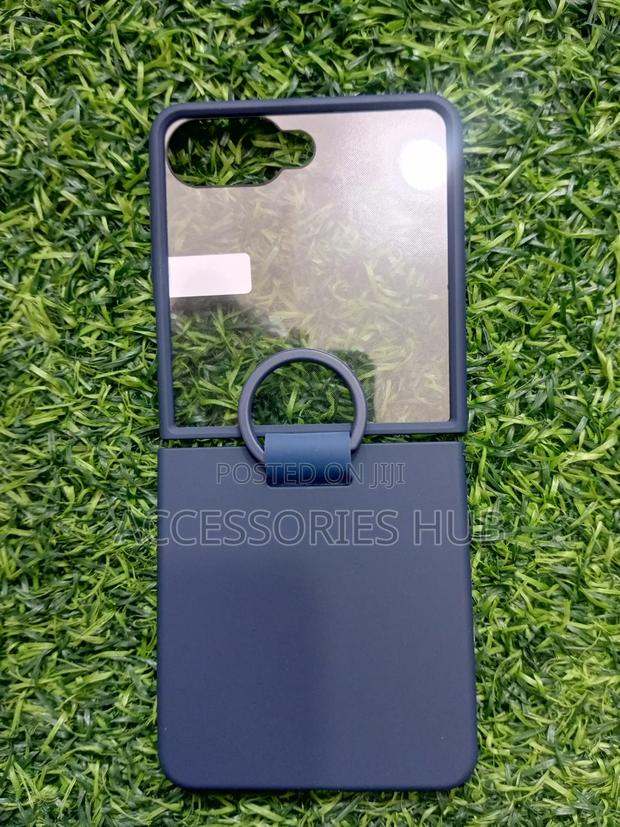 Samsung Flip 7 Cases With Glass · Photo 1