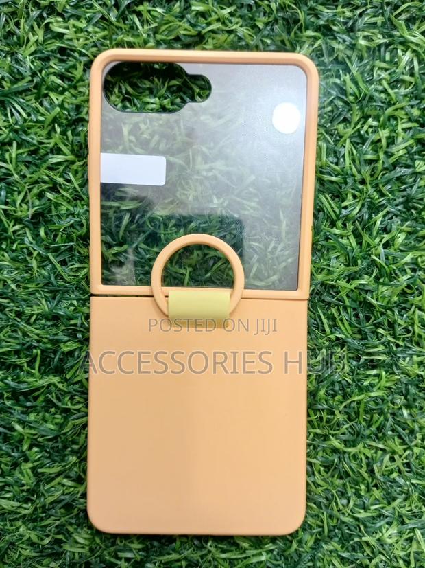 Samsung Flip 7 Cases With Glass · Photo 2