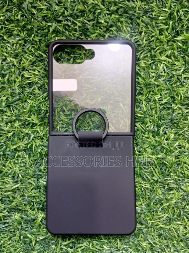 Samsung Flip 7 Cases With Glass · Photo 4