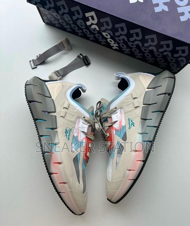 Reebok Zig Kinetica Sneaker · Photo 1