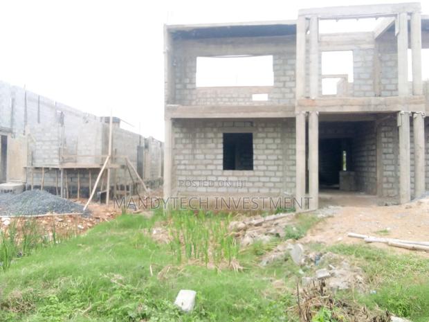 Classic 6 Bedroom Uncompleted House - Adenta · Photo 7