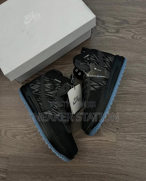Nike Lunar Force Black High · Photo 1