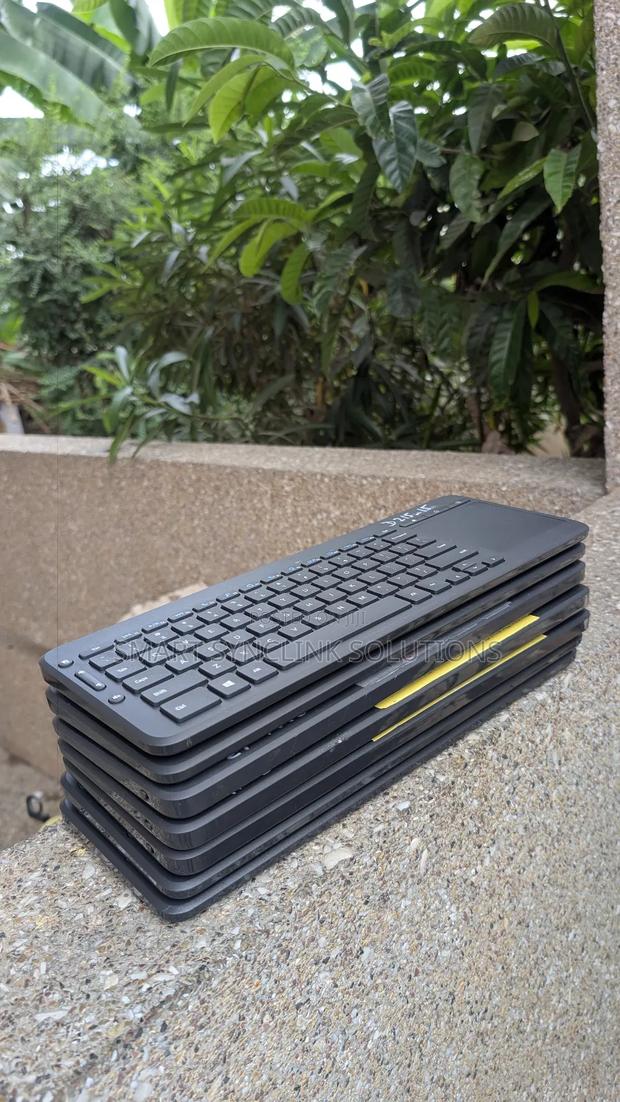 Wireless Microsoft Keyboard + Mouse Pad · Photo 2