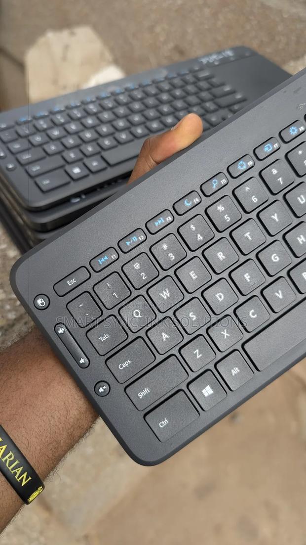Wireless Microsoft Keyboard + Mouse Pad · Photo 8